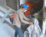 Snatchers Pull Off Earrings From Elderly Woman In Lahores Ghaziabad See Video