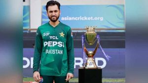 Indian Skipper Skips Pre Final Photoshoot With Pakistan Captain