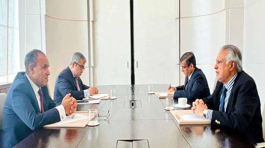 Ishaq Dar Arrives In Doha To Attend Emergency Arab Islamic Summit On Israeli Attack