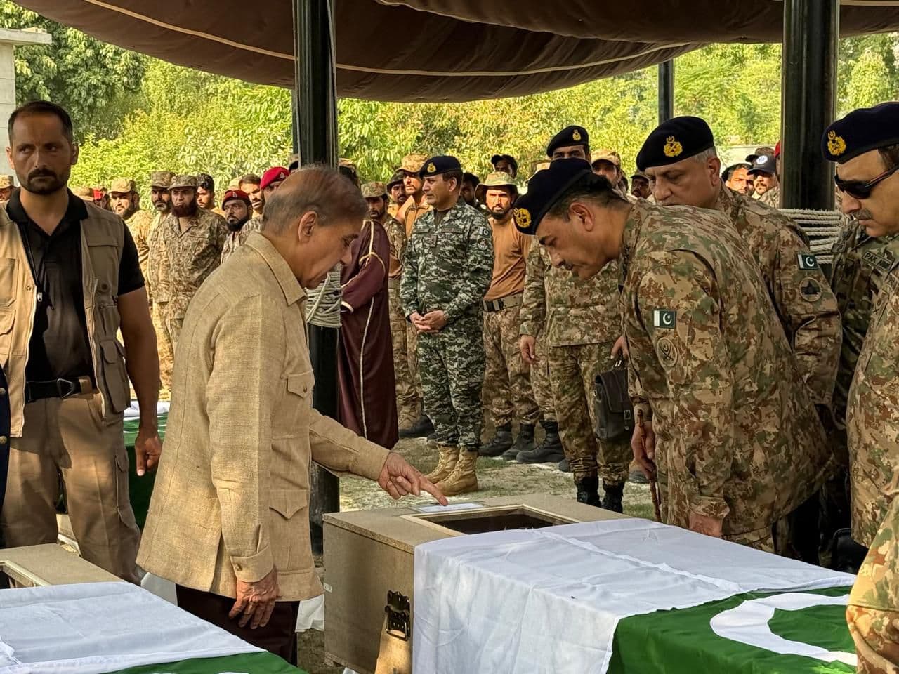 Pm Shehbaz Army Chief Asim Minir Visit Bannu Today To Review Anti Terror Operations 