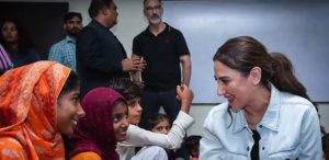 Us Envoy Visits Kasur Flood Relief Camp Reaffirms Support For Pakistans Recovery