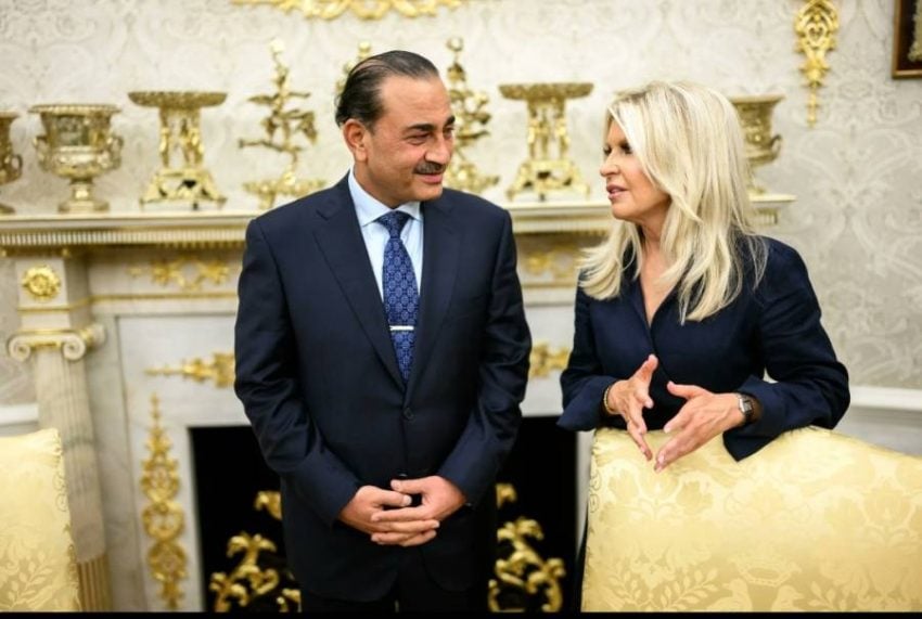 White House Releases Pictures Of Donald Trump Meeting Pak Pm And Army Chief 