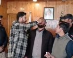 Gilgit Baltistan Ac Administers Polio Drops To Father After He Refuses To Vaccinate His Child
