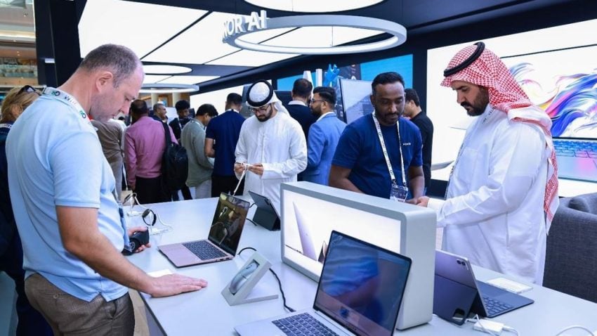 Honor Leads Human Centric Ai Innovation At Gitex Global 2025 In Uae 