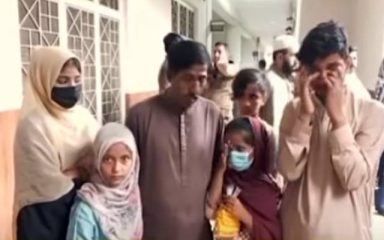 Mother Of Five Leaves Family To Marry Tiktok Friend In Lahore