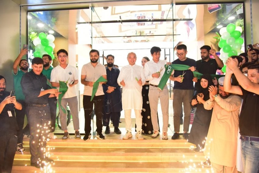 Oppo Opens Flagship Store In Peshawar With Sale Of A6 Pro