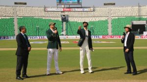 Pakvsa Pakistan Opt To Bat First In Opening Test Against South Africa
