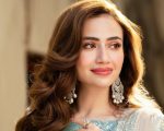 Sana Javed Warns Fans Against Fake Verified Facebook Account