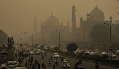 Smog Update Lahore Citizens Urged To Stay Indoors As Aqi Tops 200