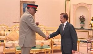 Pakistans Top General Meets Brunei Sultan Top Leadership To Advance Military Ties