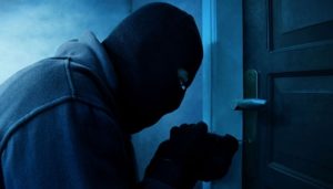 Strange Robbery In Karachi As Thieves Return Stolen Items Worth Rs6mn Two Days Later