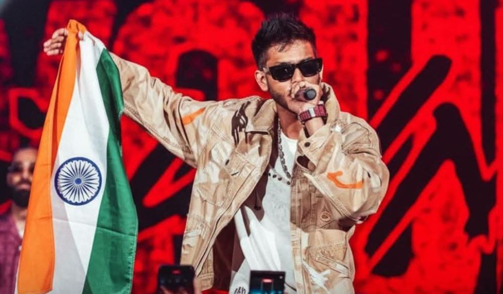 Talha Anjum says ‘sorry’ to angry Pakistanis after waving Indian Flag