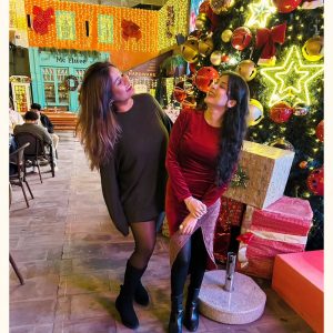 Christmas 2025 Pakistani Showbiz Stars Spread Holiday Cheer With Heartwarming Moments 