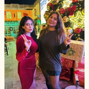 Christmas 2025 Pakistani Showbiz Stars Spread Holiday Cheer With Heartwarming Moments 