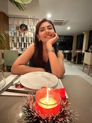 Christmas 2025 Pakistani Showbiz Stars Spread Holiday Cheer With Heartwarming Moments 