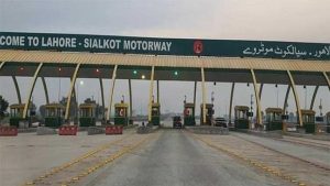 Lahore Sialkot Motorway Closed As Dense Fog Disrupts Traffic