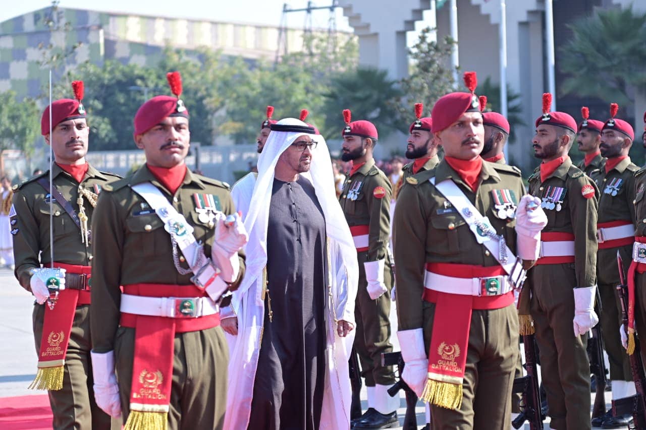 Paf Jf 17s Escort Uae President Sheikh Mohammed Bin Zayed In Pakistani Airspace 