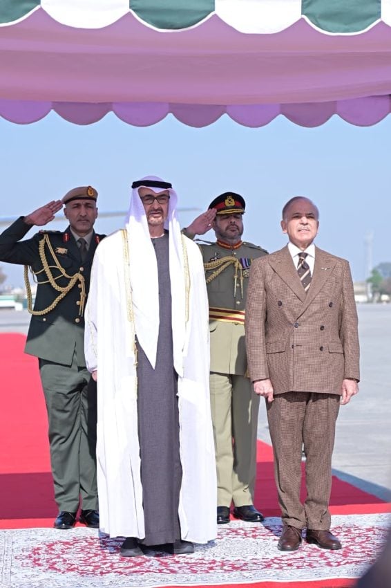 Paf Jf 17s Escort Uae President Sheikh Mohammed Bin Zayed In Pakistani Airspace 