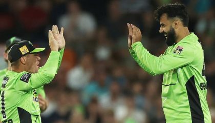 Shadab Khans Four Wicket Haul Powers Sydney Thunder To First Bbl 15 Win