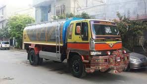 7 Year Old Child Crushed To Death By Water Tanker In Karachis Manghopir Area