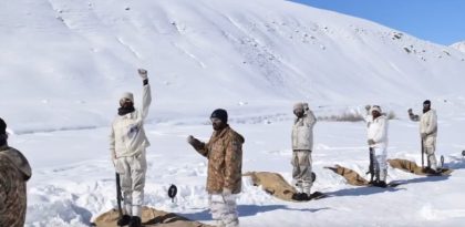 Army Fc Stand Guard At Pak Afghan Border Despite Freezing Conditions