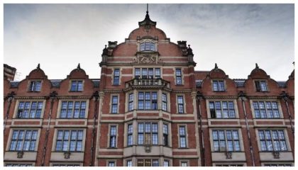 British Pakistani Student Sues London School Of Economics Over Grading Dispute