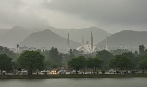 Islamabad Residents Brace For Cold Weather As Rains Thunderstorms Expected This Year