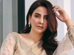 Journalist Apologises To Saba Qamar Over Controversial Remarks