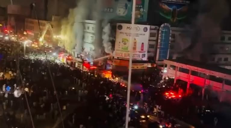Karachi Gul Plaza Fire Doused After 36 Hours 54 Still Missing As Rescuers Race Against Time 