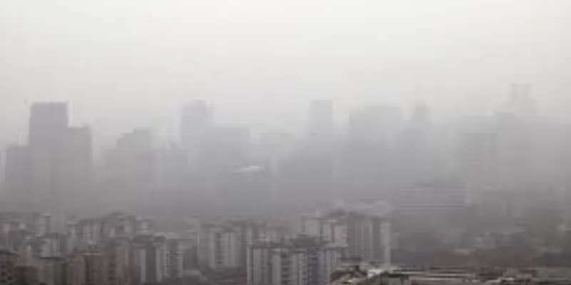 Karachi Weather Update Residents Of Sindhs Capital Feel The Chill Amid Foggy Mornings 