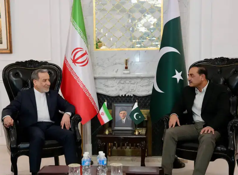 Iran’s top diplomat calls on Pakistan’s military chief, but agenda kept under wraps