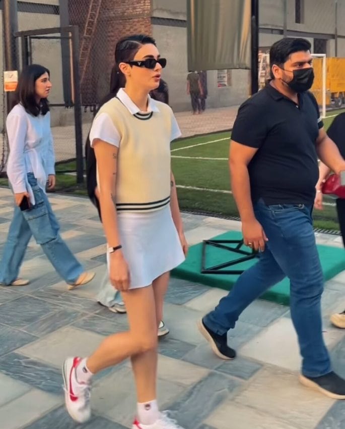 Saheefa Jabbars Mini Skirt Look At Phone Event Triggers Backlash 