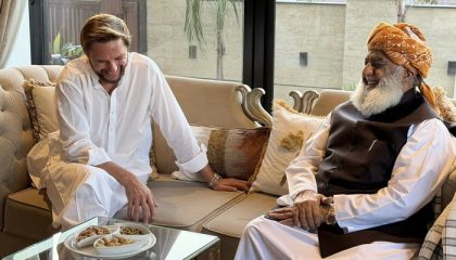 Shahid Afridi Hosts Jui F Chief Fazlur Rehman At Home