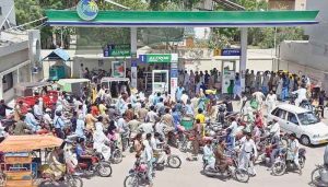 All Pakistan Petrol Pump Owners Association Seeks Return To 15 Day Fuel Pricing Cycle