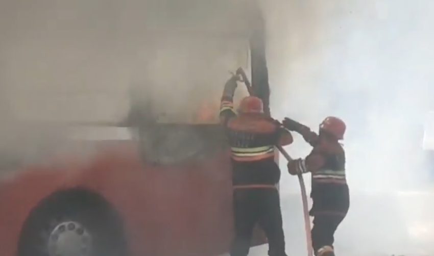 Fire Breaks Out In Metro Bus Near Rawalpindis Sixth Road
