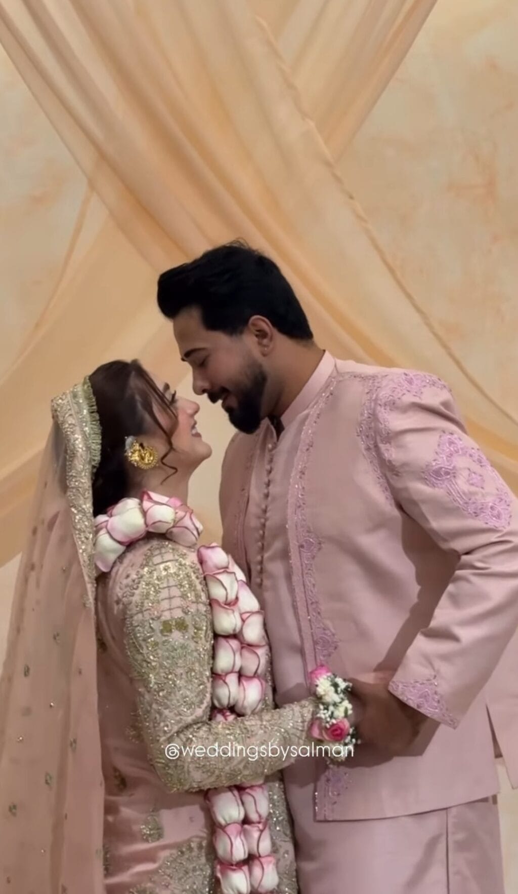 Momina Iqbals Elegant Dua E Khair Look Goes Viral 