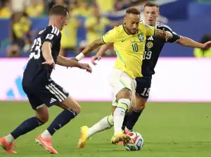 Brazil Cruise Past Scotland 3 0 To Reach Round Of 32 As Neymar Makes Comeback