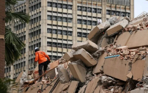 Death Toll In Venezuela Earthquakes Reaches 235 As Hundreds Trapped Under Rubble