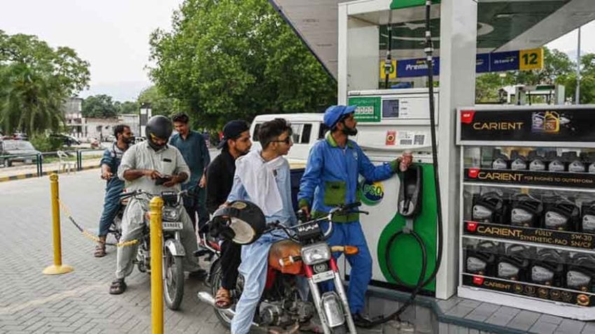 Oil Prices Fall Sharply Return To Pre War Levels