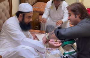 Tiktoker Kashmir Zameer Gifts Luxury Watch To Maulana Tariq Jameel