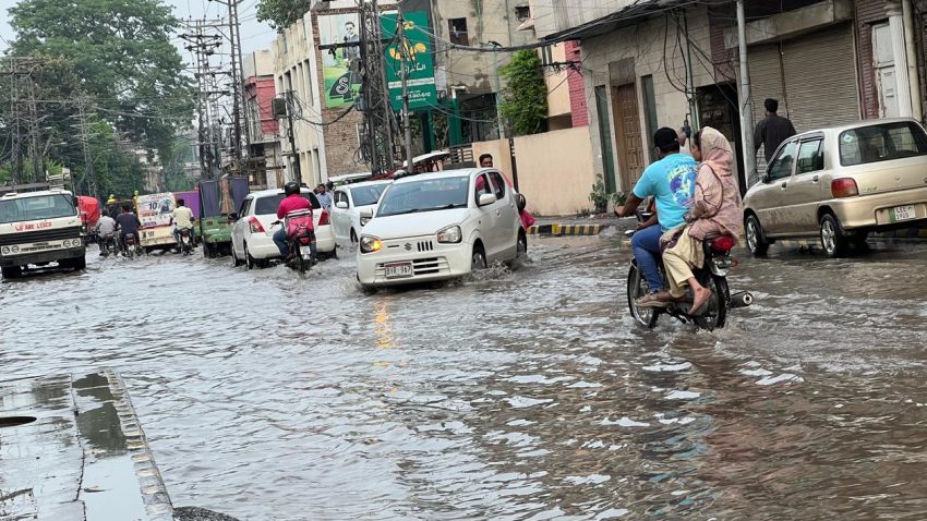 Lahore Weather Update Light Showers Cool City As 3 Day Wet Spell Begins