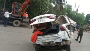 Five Killed As Car Crashes Into Tree On Lahore Canal Road