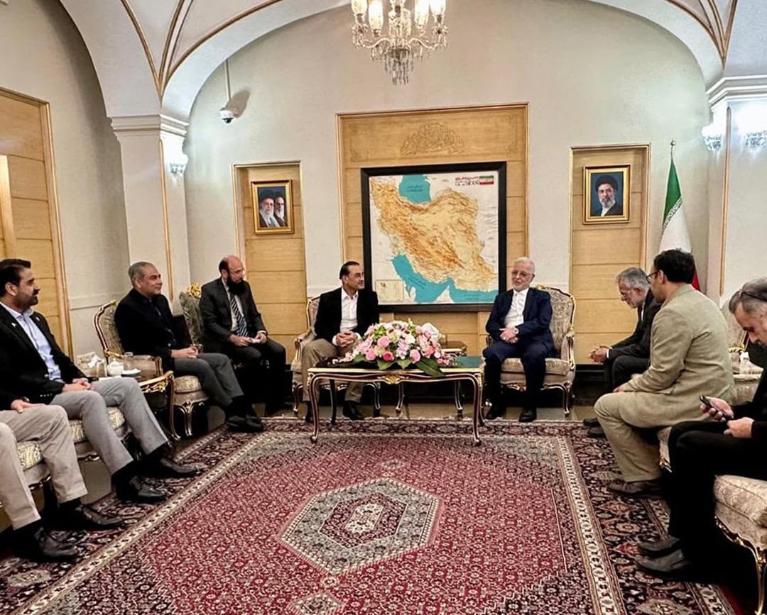 Pakistan Field Marshal Meets Eskandar Momeni During 4th Iran Visit Amid Middle East Crisis 