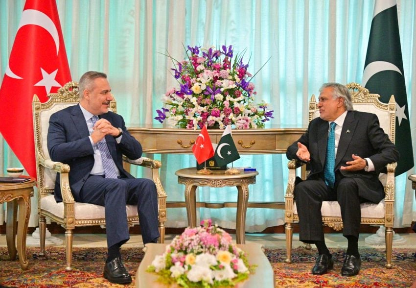 Pakistan Turkish Foreign Ministers Discuss Regional Security R4 Meeting In Phone Call