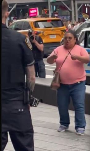 Bank Of America Vp Erin Piacenti Stabbed To Death In New York Times Square 