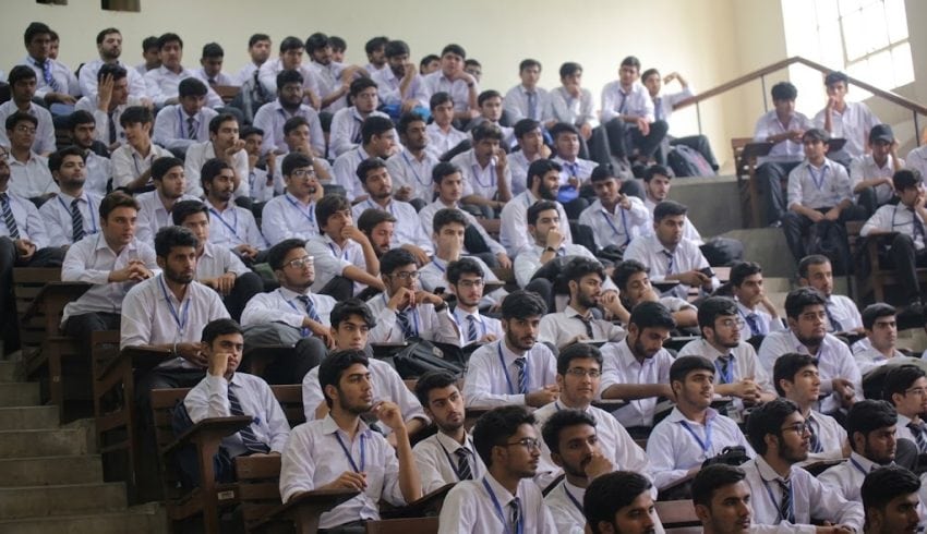 Colleges To Get 2 Weekly Holidays Under 5 Day Working Week