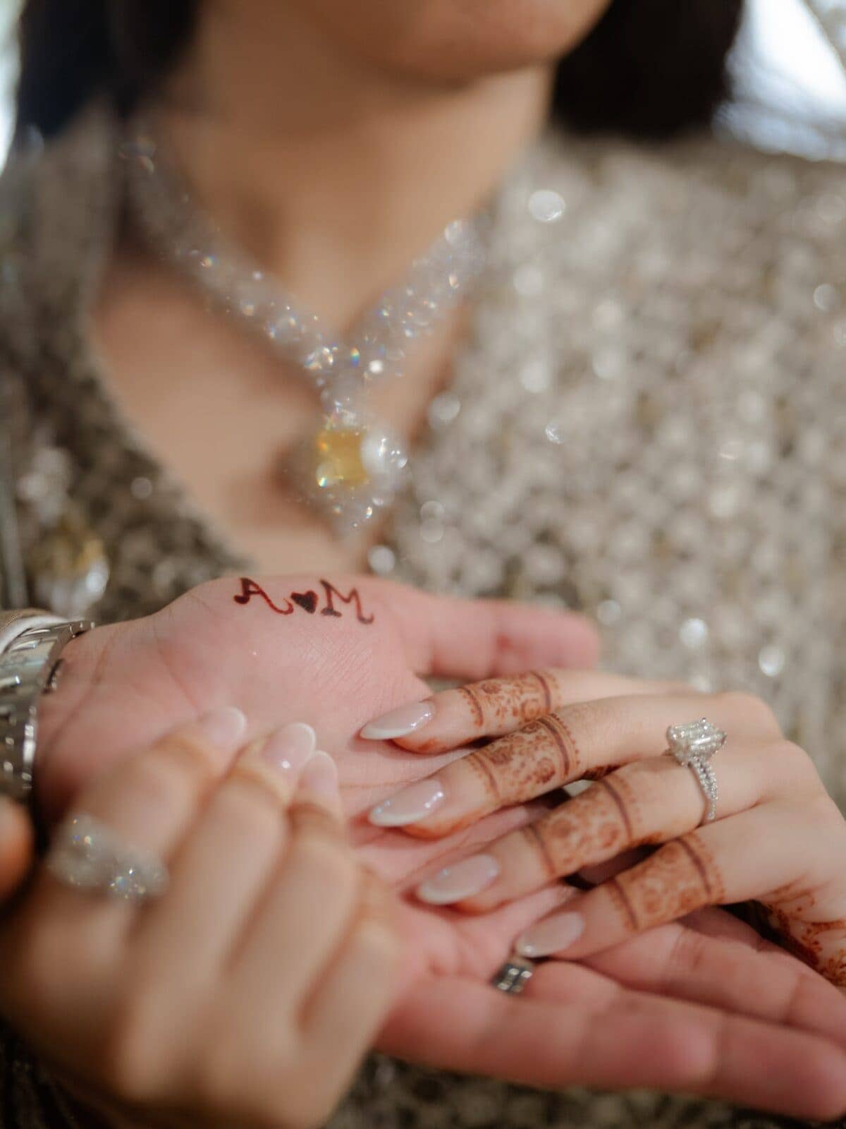 Did Mahnoor Safdars Daughter Mahnoor Wear Rs4 Billion Mouawad Le Soleil Necklace At Her Wedding