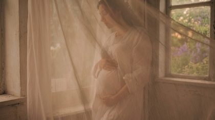 Mahira Khans Surprise Pregnancy Announcement Sends Fans Into Frenzy