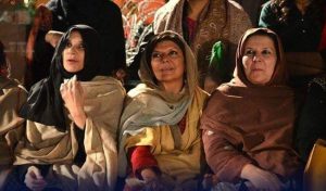 Pti Long March Imran Khans Sisters Detained In Lahore