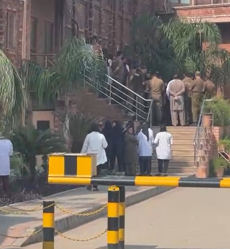 Rawalpindi Institute Of Cardiology Nurse Attacked After Dispute With Patients Relatives 